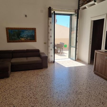 Mandralisca Holidays - Luxury Apartments 切法卢 外观 照片