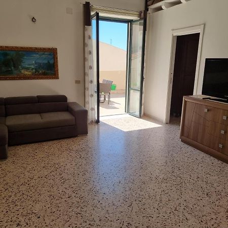 Mandralisca Holidays - Luxury Apartments 切法卢 外观 照片