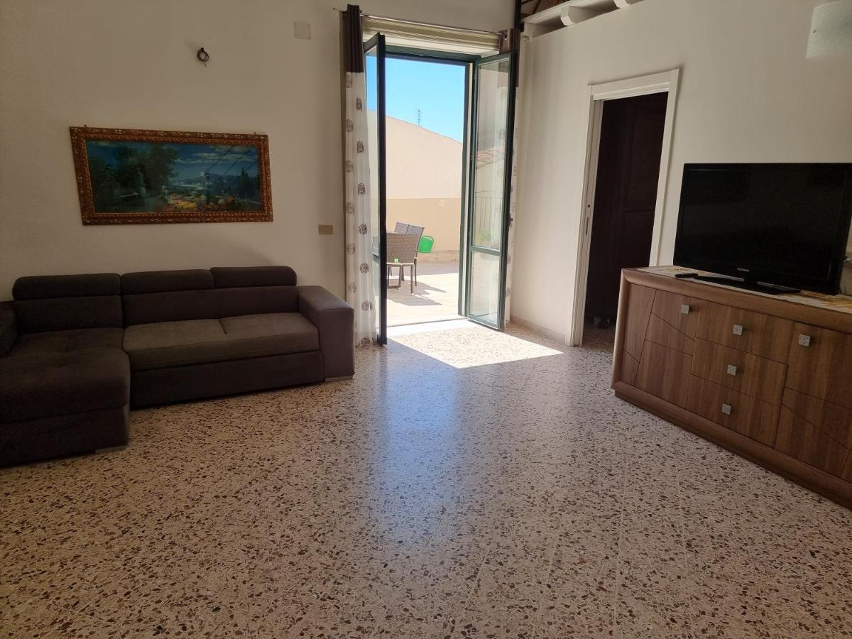 Mandralisca Holidays - Luxury Apartments 切法卢 外观 照片