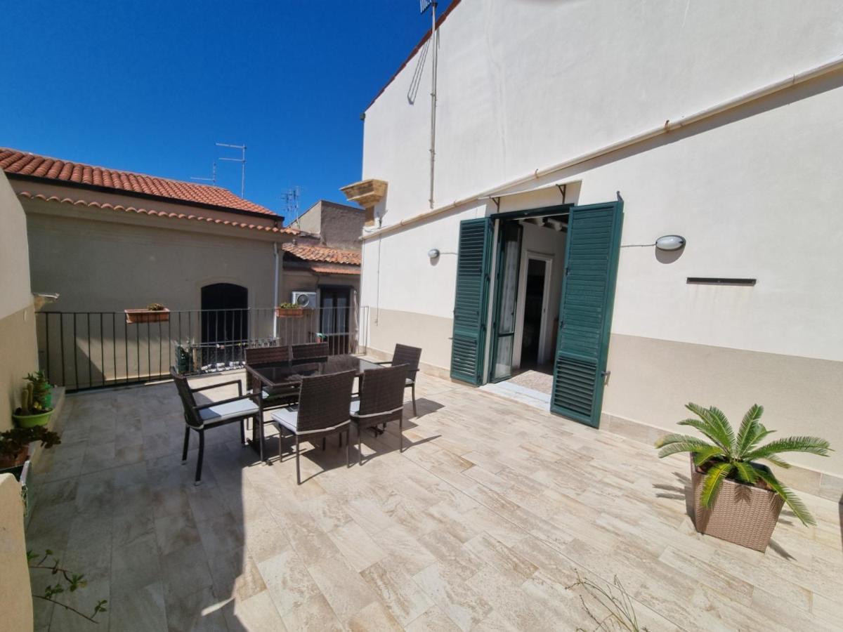 Mandralisca Holidays - Luxury Apartments 切法卢 外观 照片